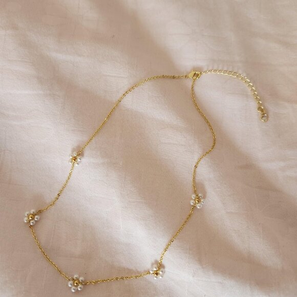 Neiman Marcus 14k Gold Plated Single Pearl Floral Flower Necklace - Picture 3 of 5